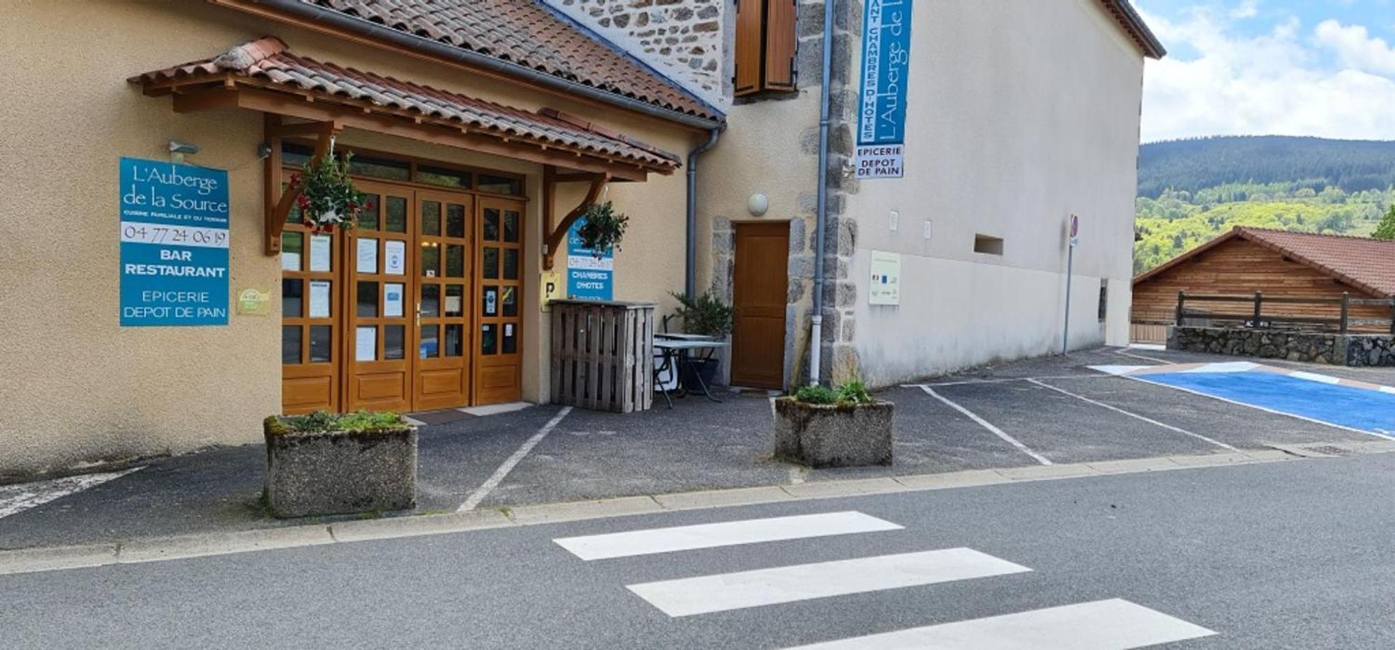 L'Auberge De La Source La Valla-sur-Rochefort Exteriör bild