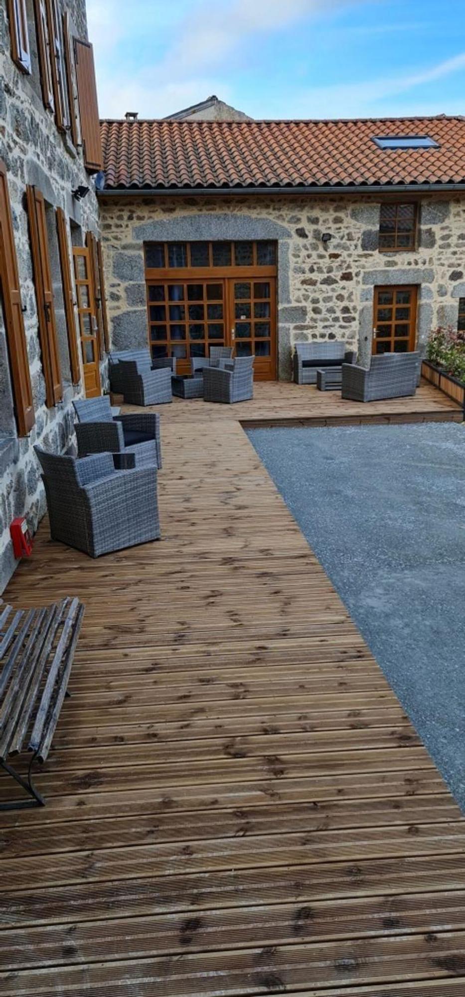 L'Auberge De La Source La Valla-sur-Rochefort Exteriör bild